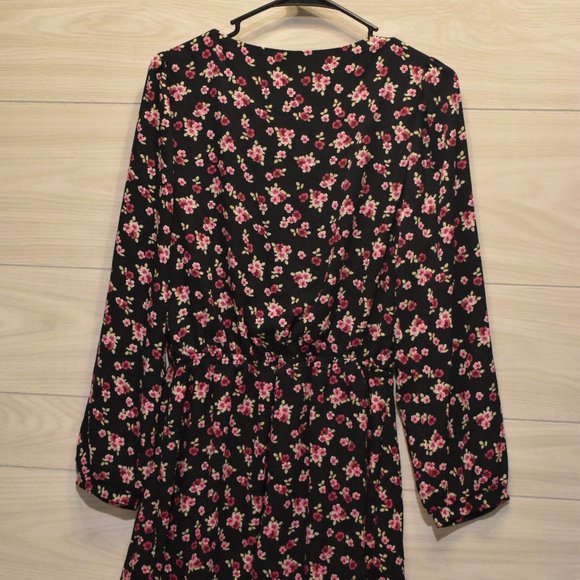 Floral Black and Pink Romper Express Sz S - Picture 2 of 5